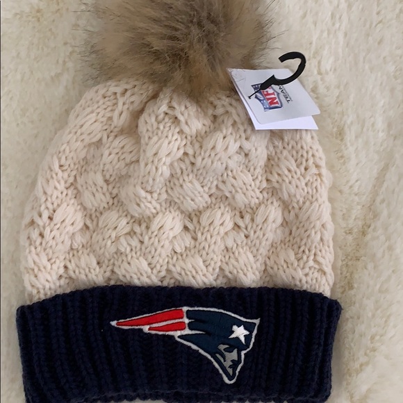 Accessories - 🏈NWT🏈PATRIOTS POM POM HAT🏈